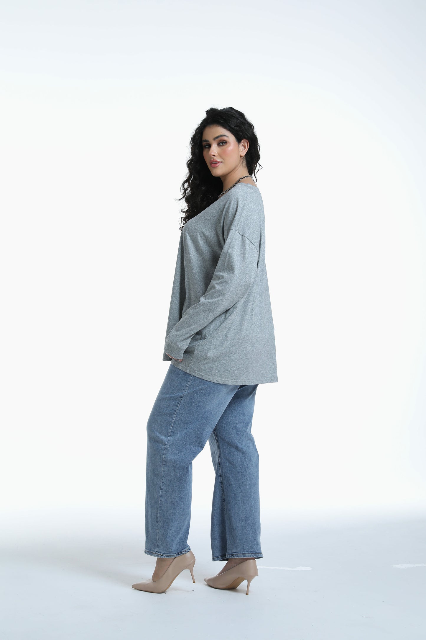 V-neck long sleeve top in grey