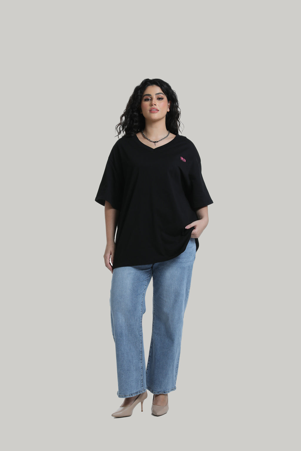 V-neck tee in black with YRYB logo