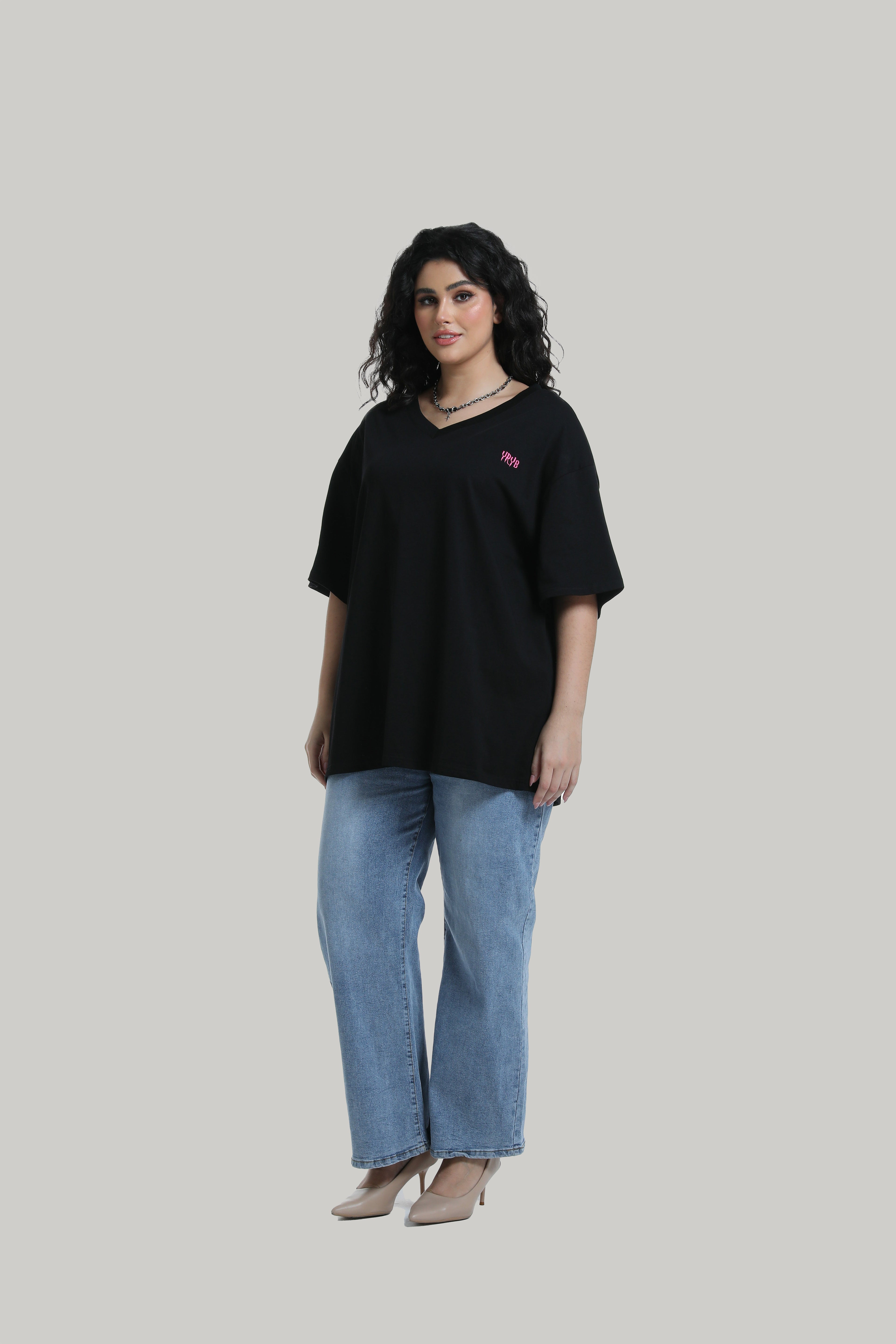 V-neck tee in black with YRYB logo